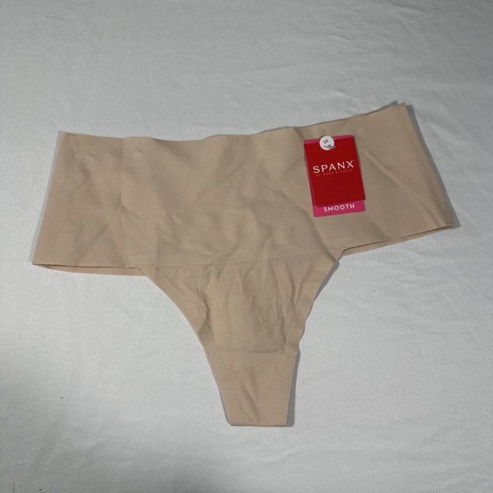 NWT‎ $24 SPANX [ Medium ] Undie-tectable Thong in Soft Nude #5974